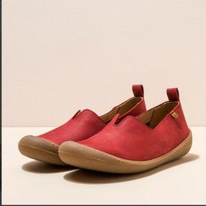 El Naturalista RED Slip-on Flats (Pawikan) size 38 / 8 - NWOT